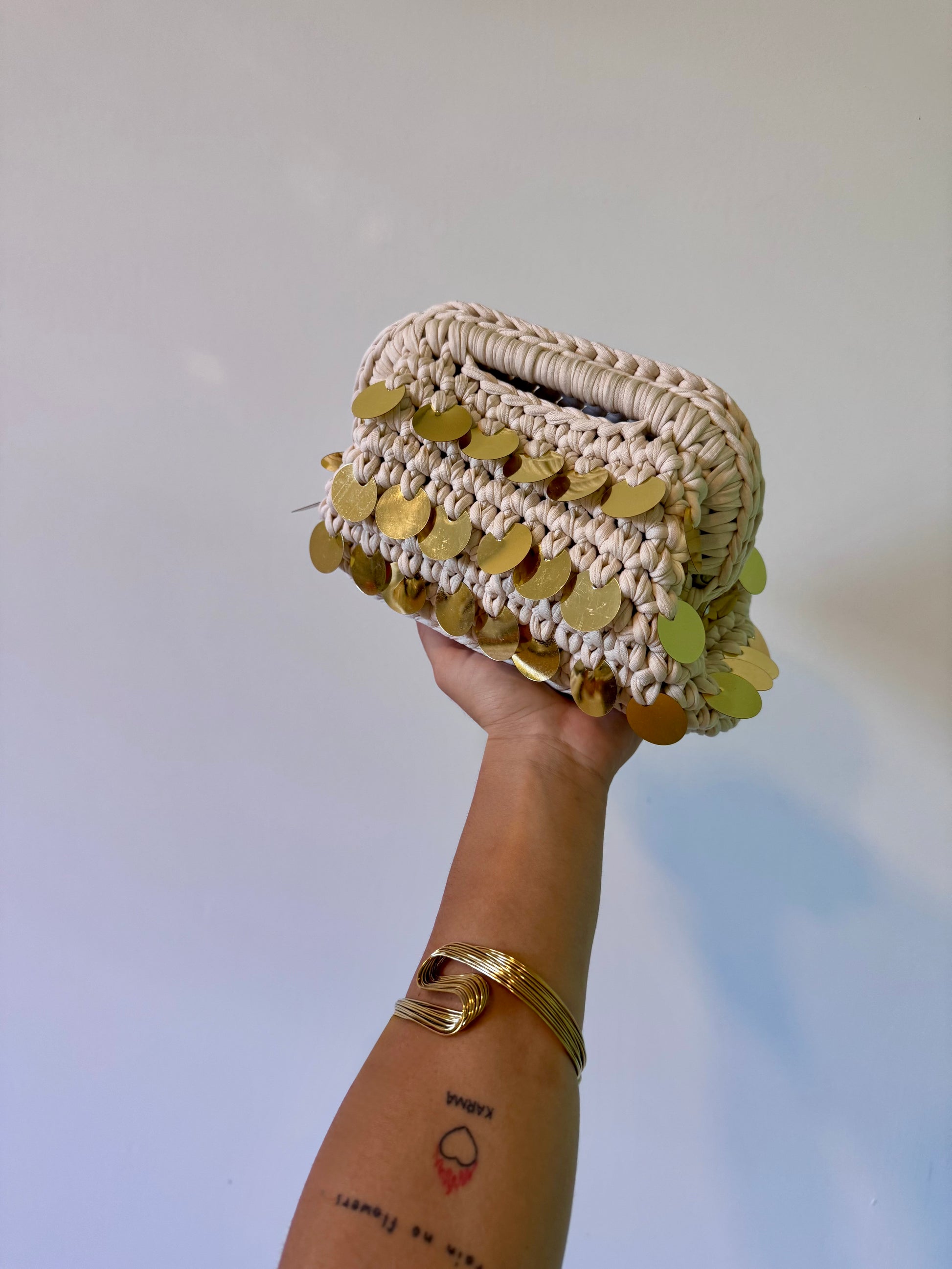 Pasticcino small beige paillettes oro