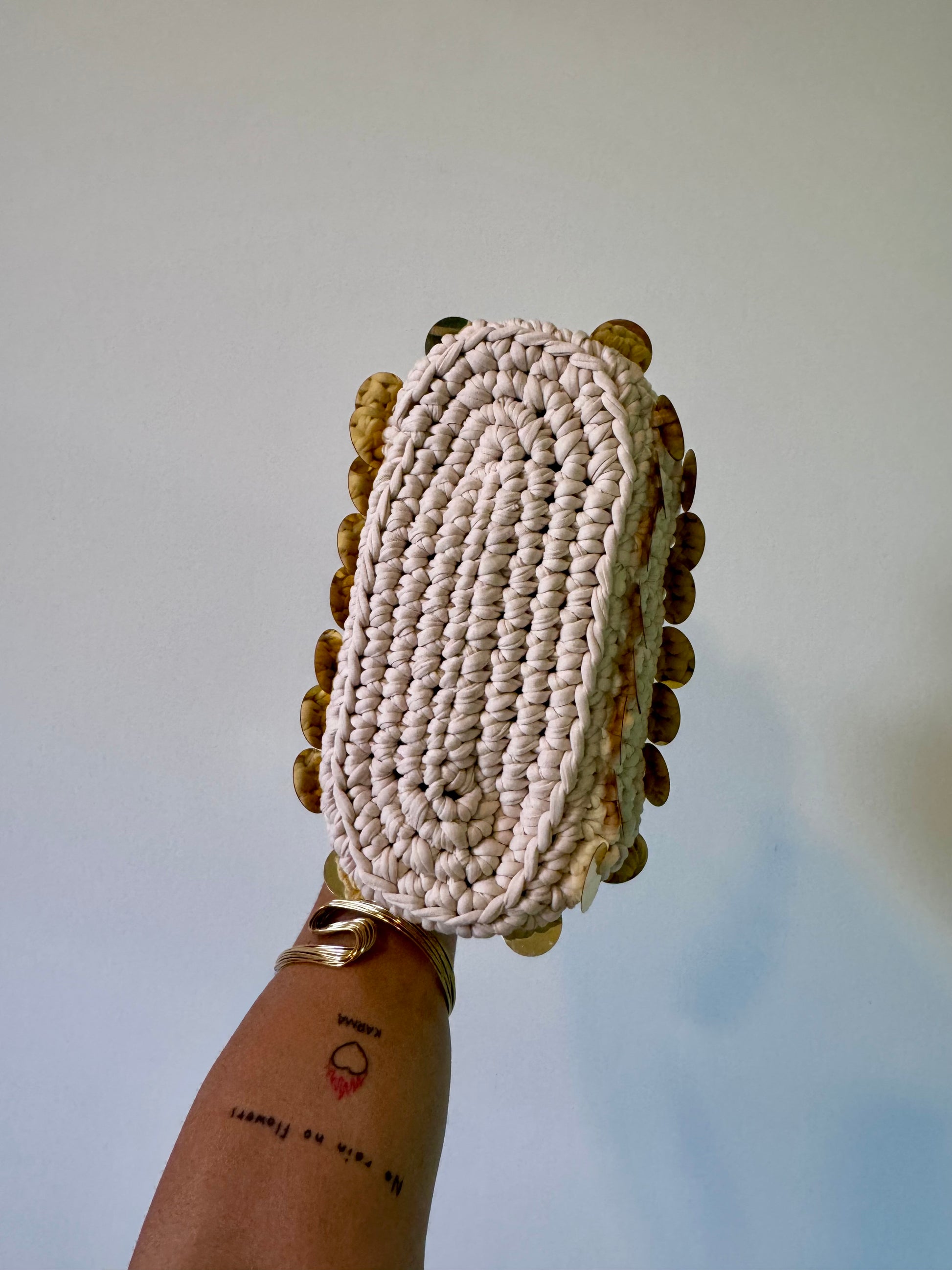 Pasticcino small beige paillettes oro