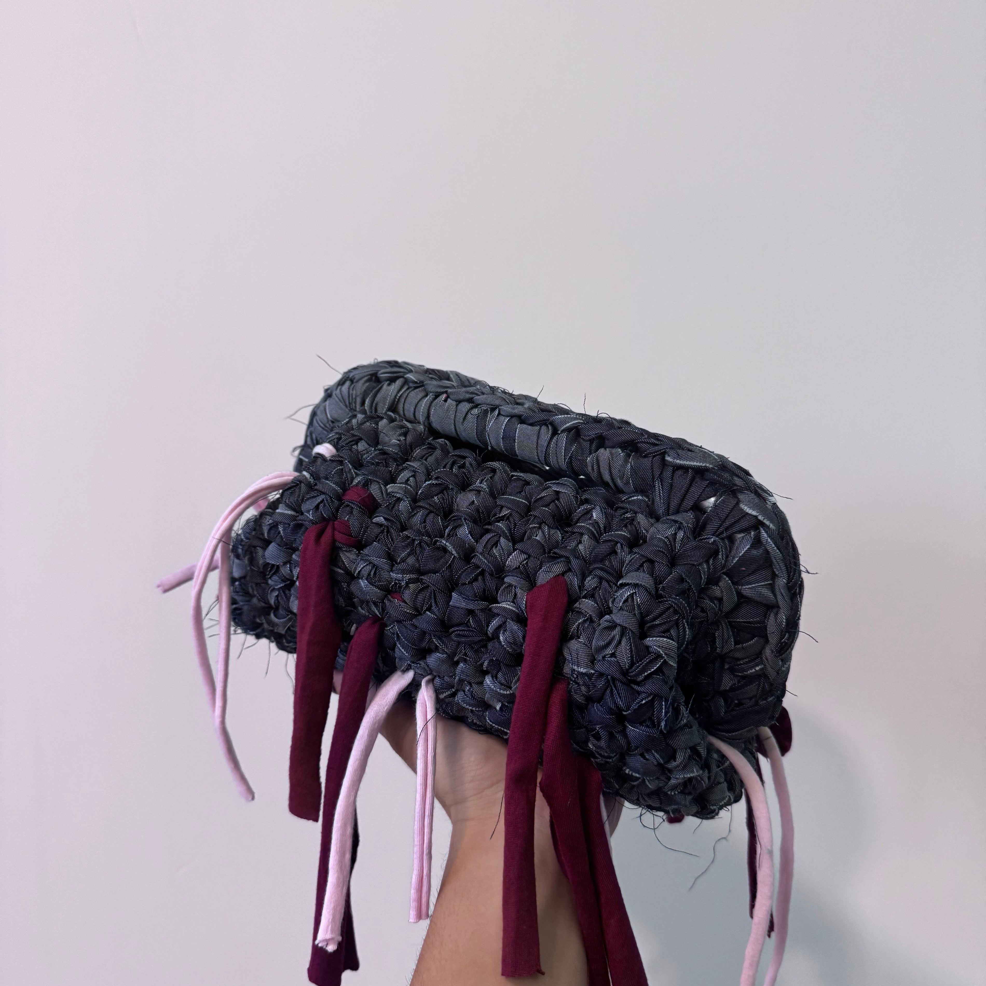 Clutch media denim