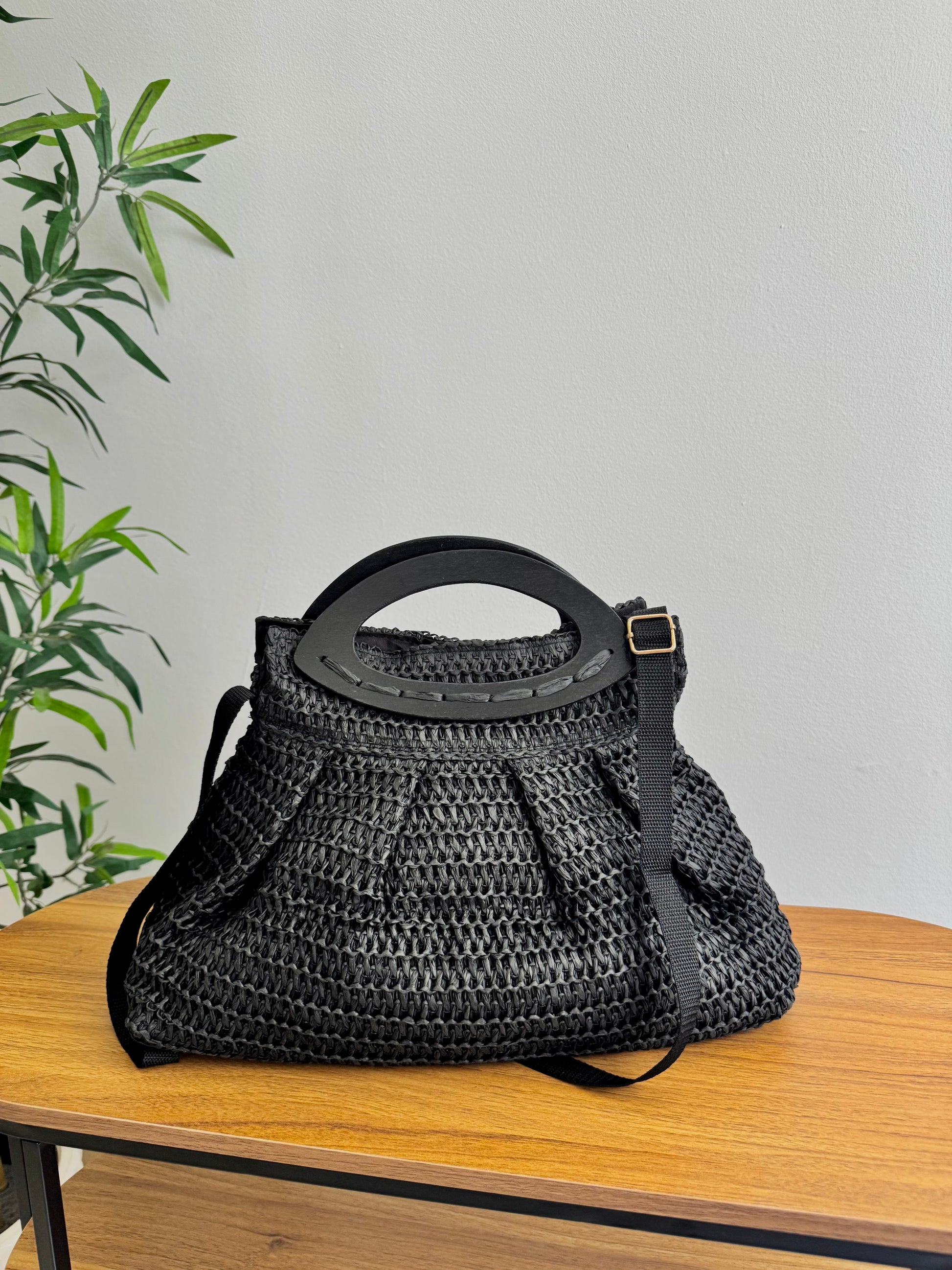 Clutch Alma black