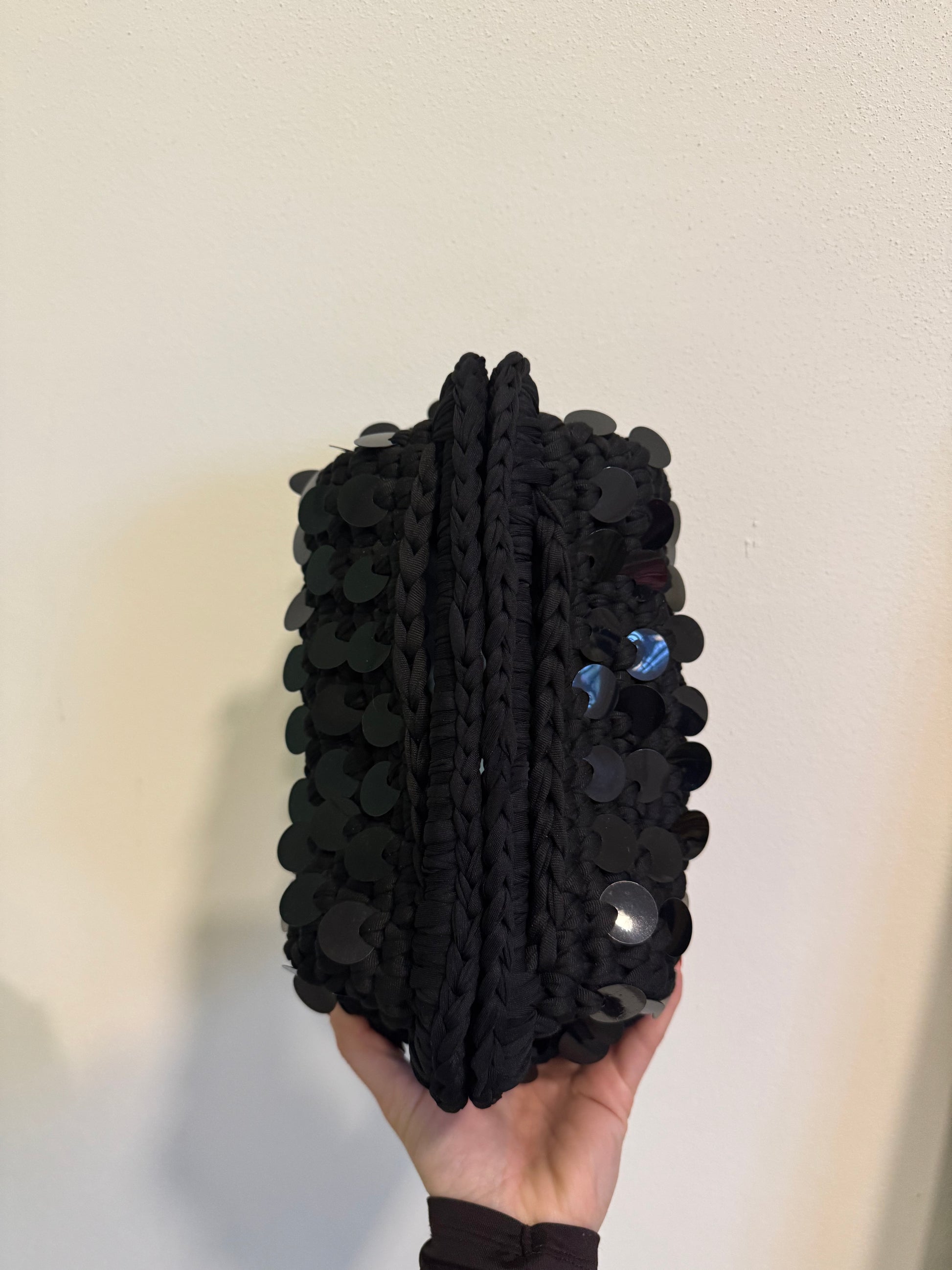 Pasticcino medium black paillettes
