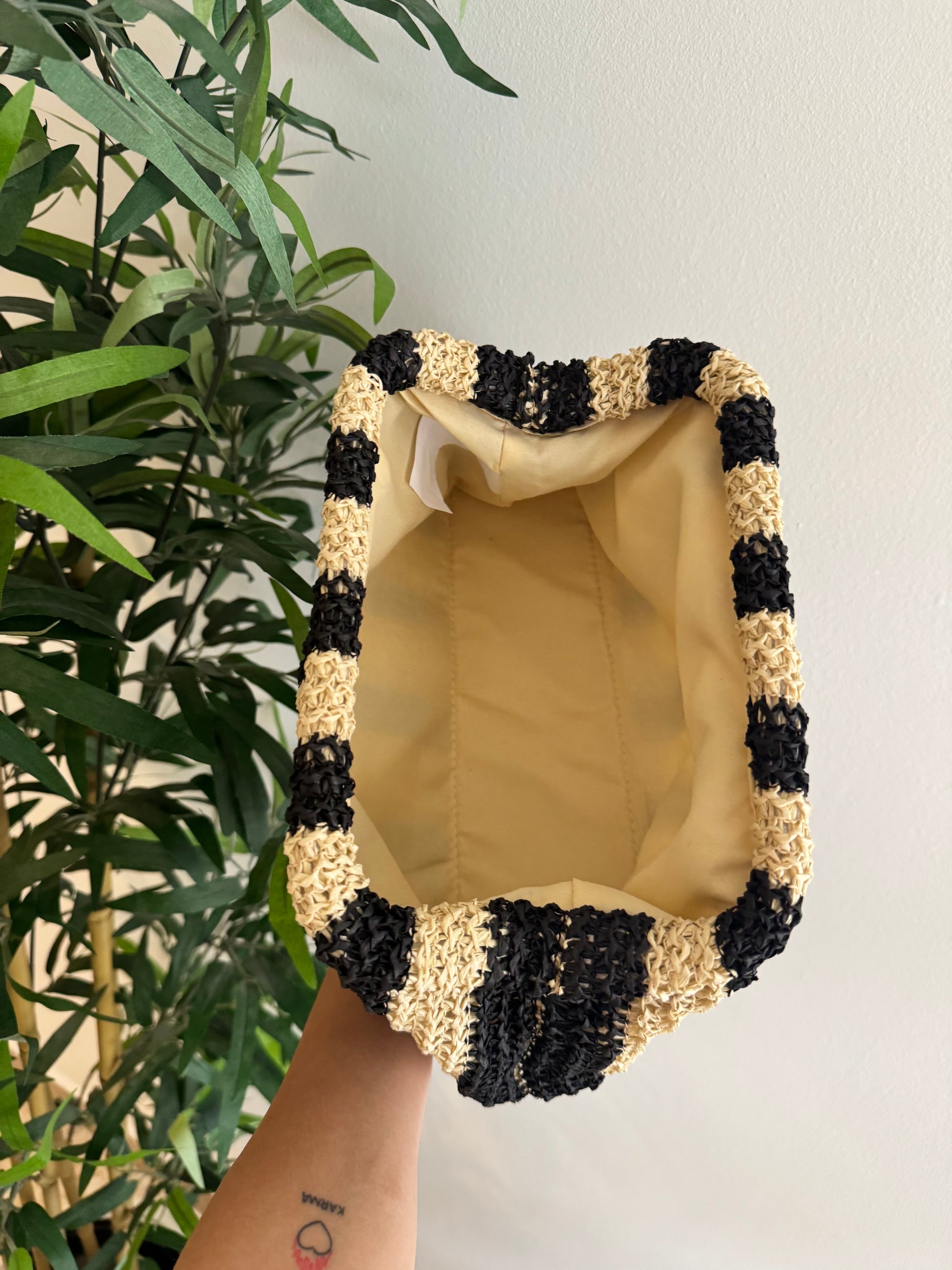 Clutch bicolor rafia