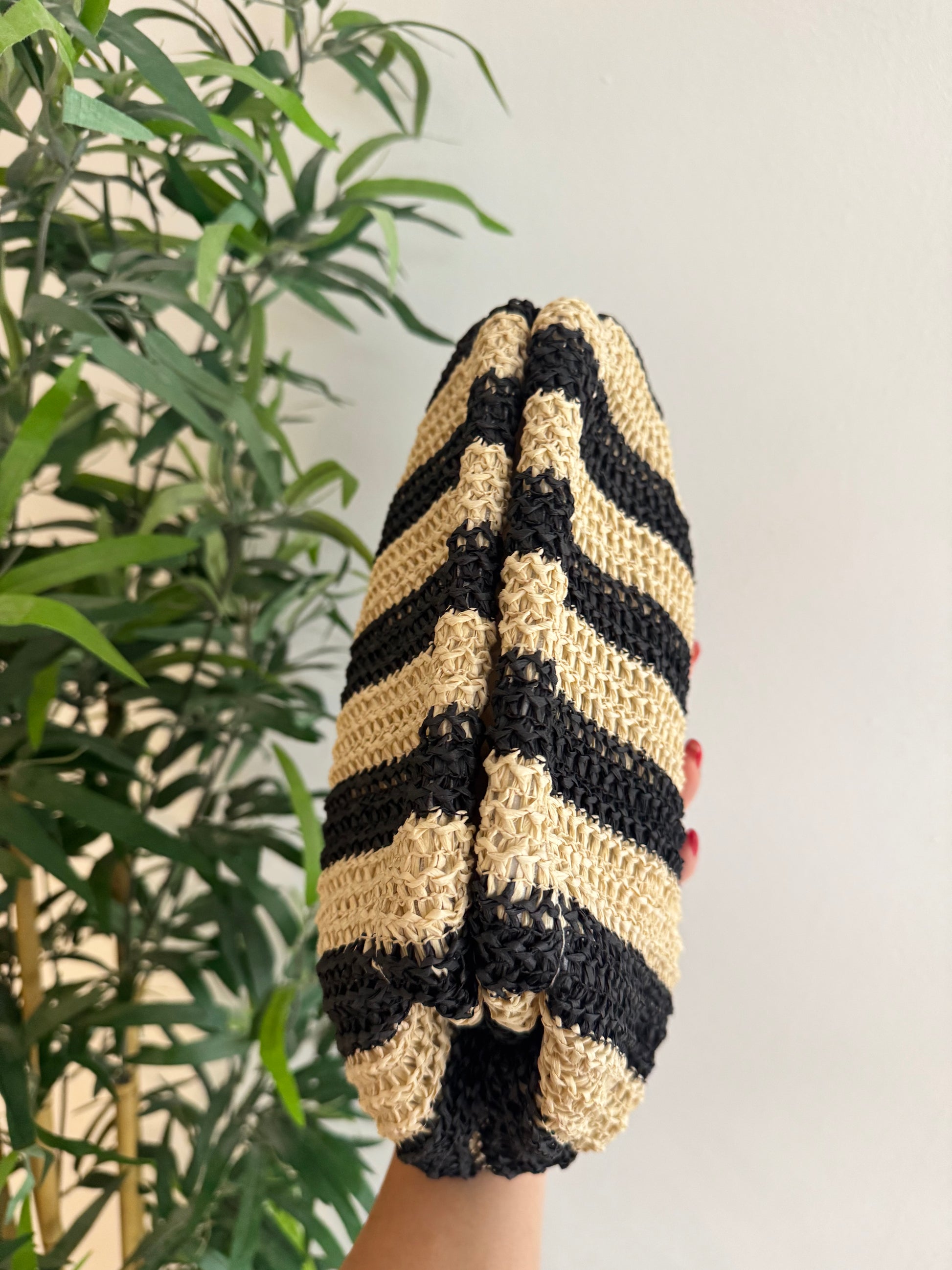 Clutch bicolor rafia