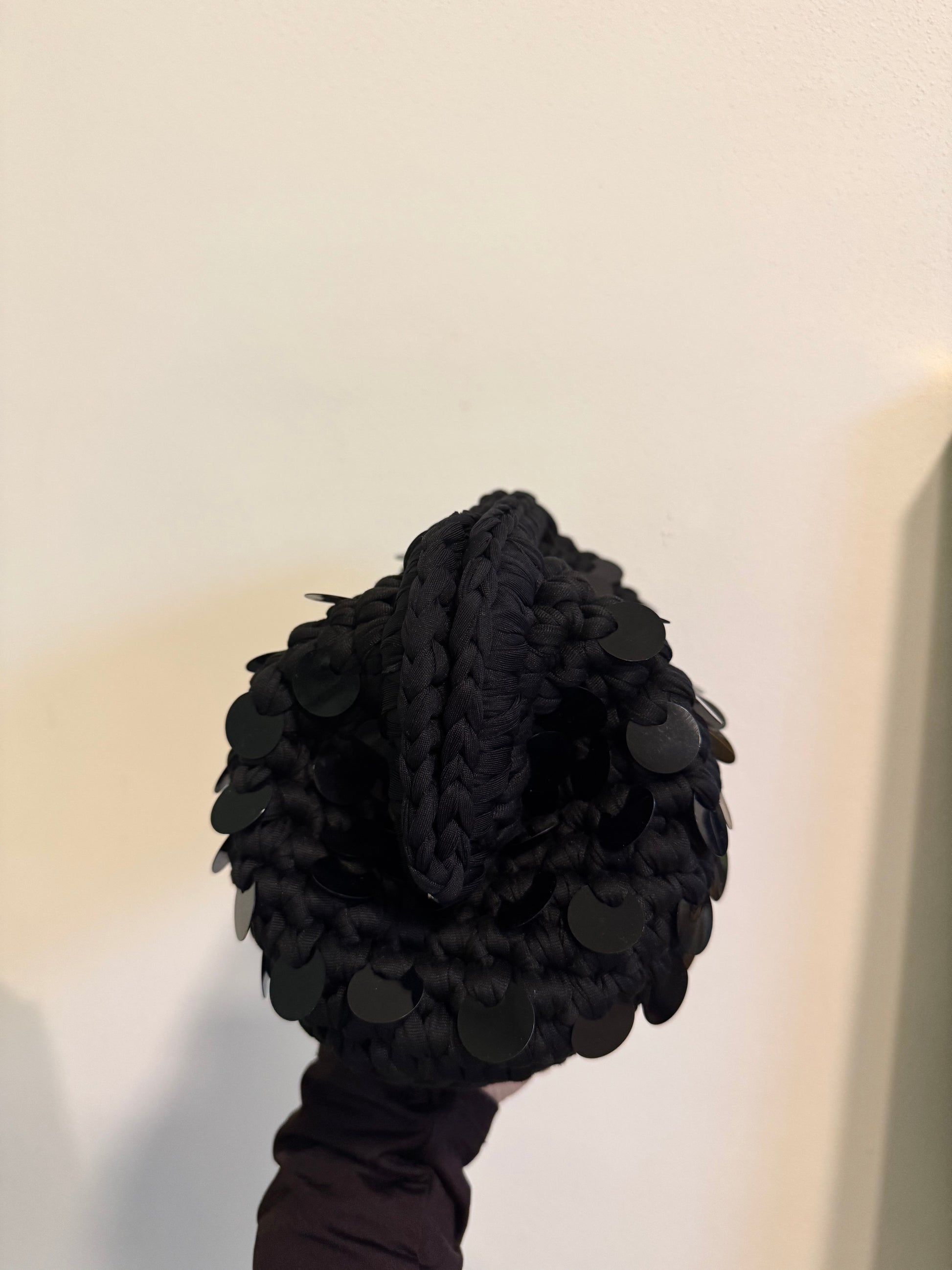 Pasticcino medium black paillettes