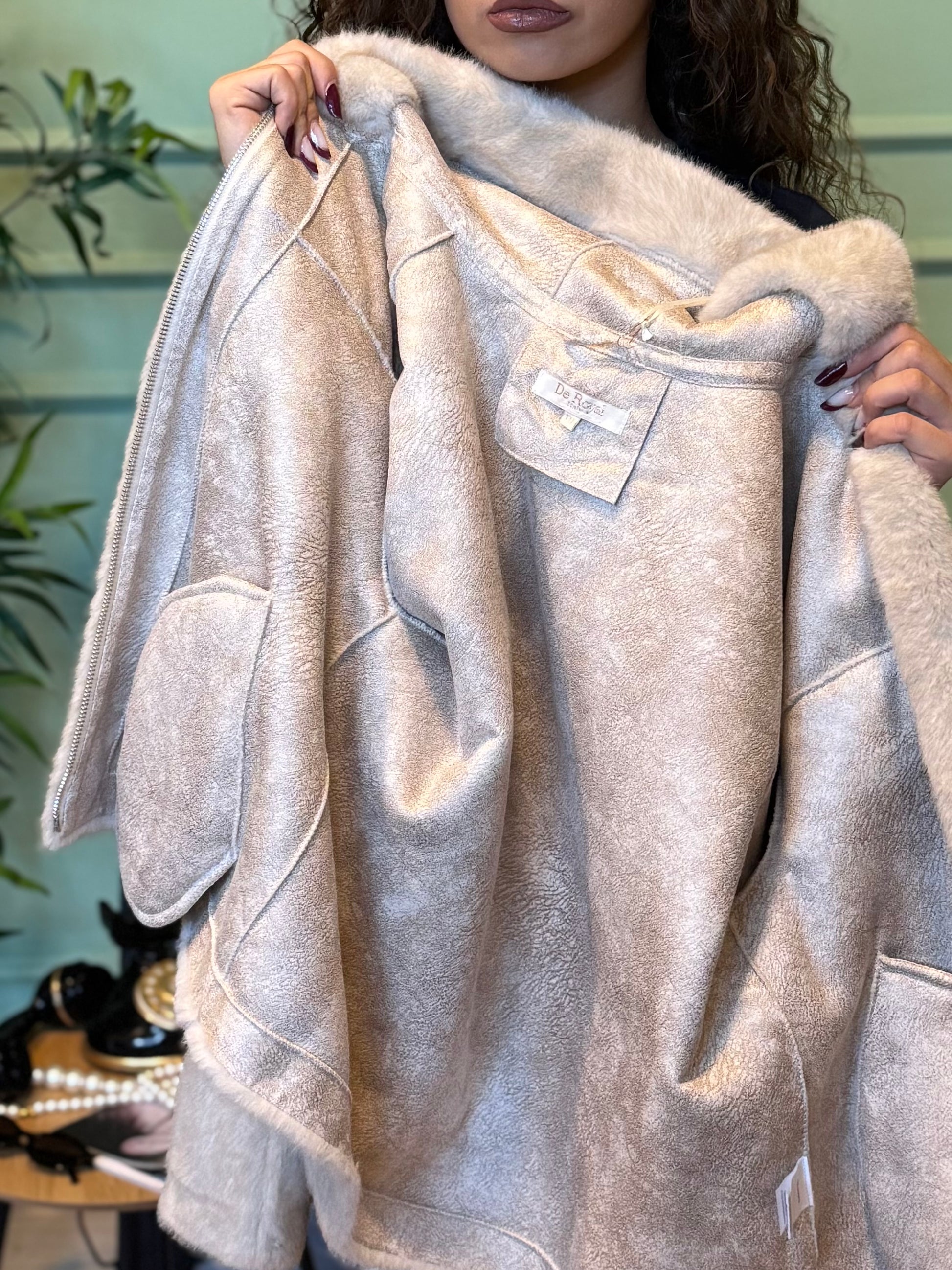 Pelliccia Praga con cappuccio