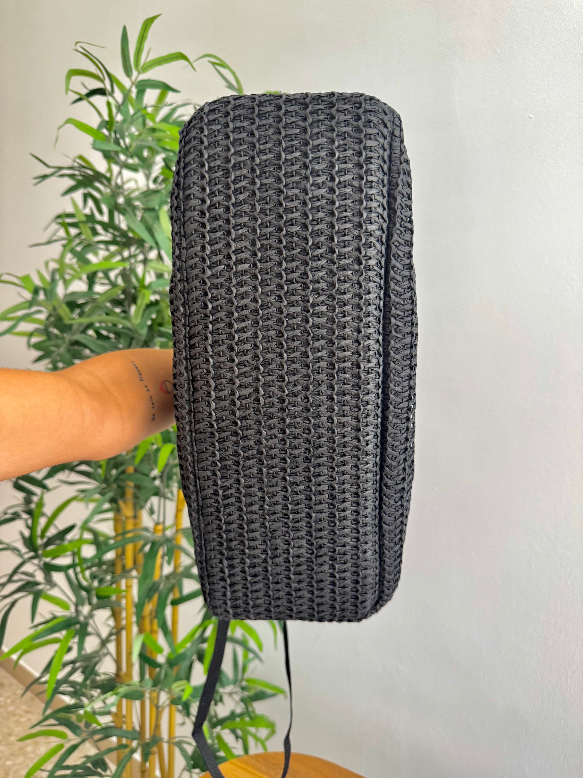 Clutch Alma black