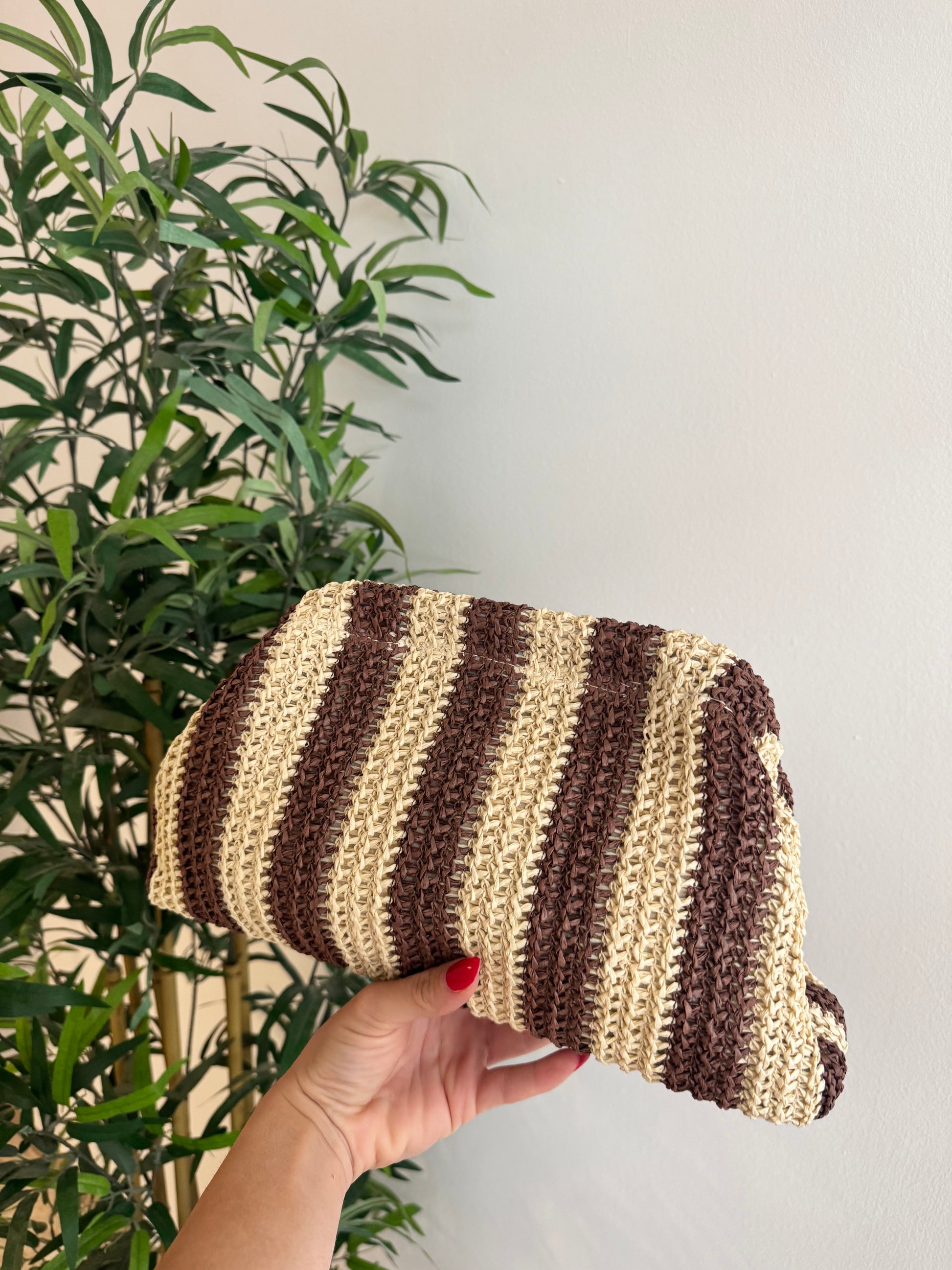 Clutch bicolor rafia