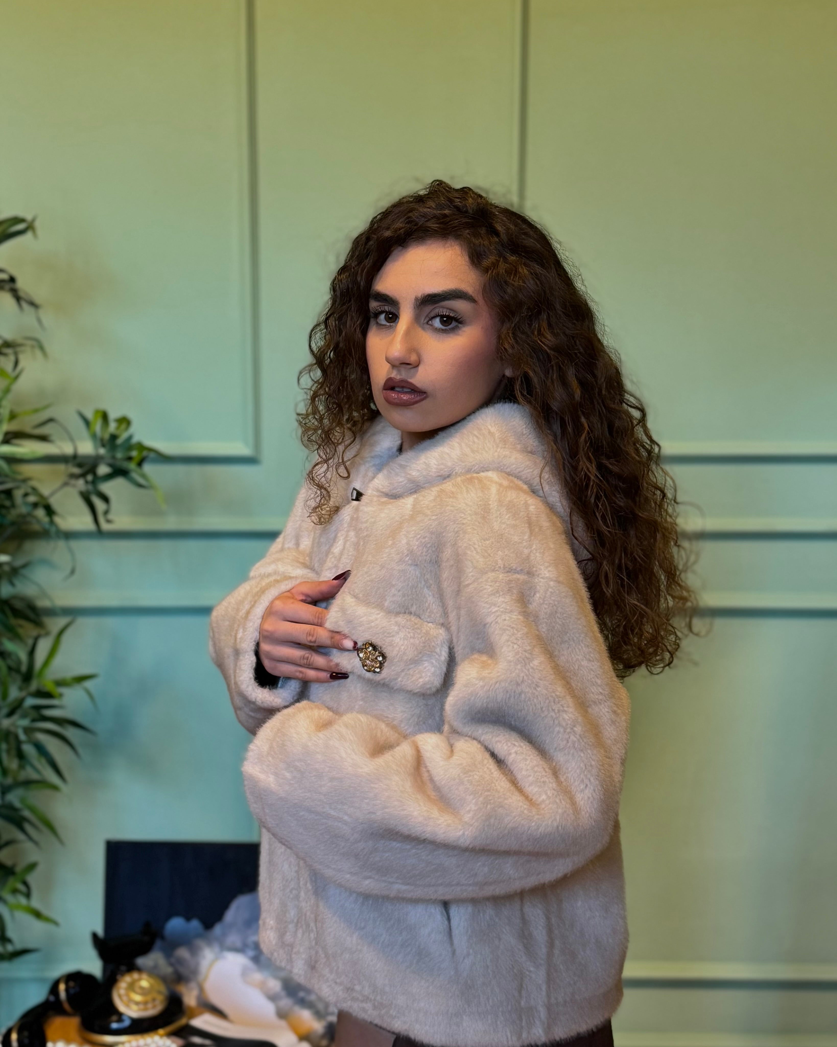 Pelliccia Praga con cappuccio