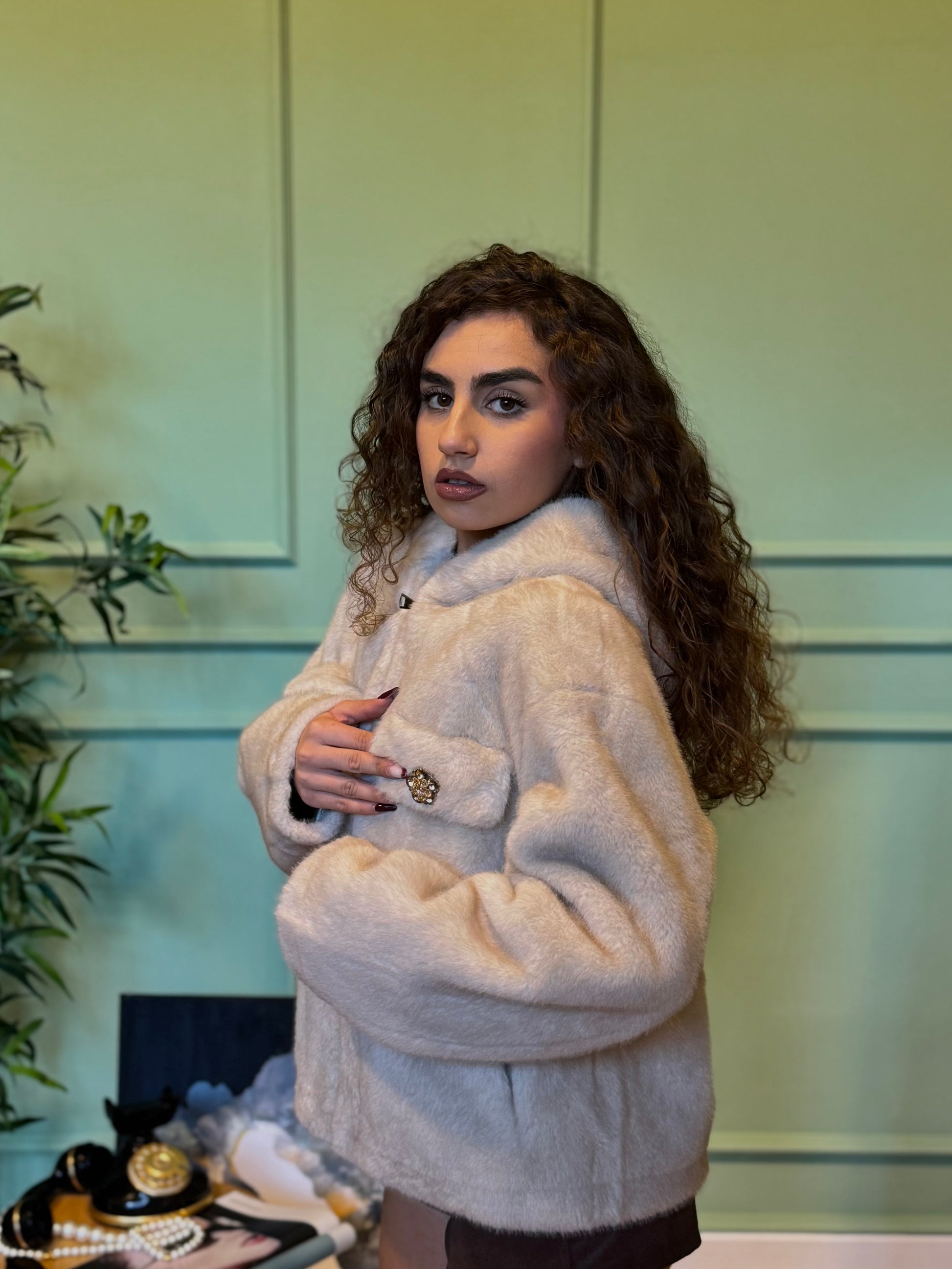 Pelliccia Praga con cappuccio